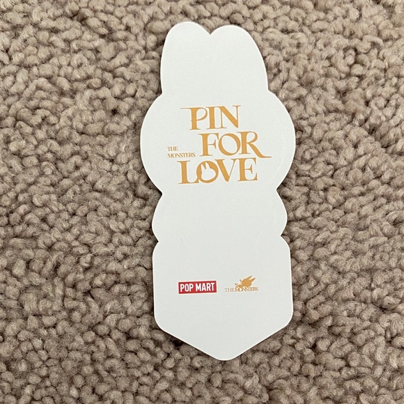Pop Mart Labubu Pin For Love Letter G Giving - Picture 15 of 15